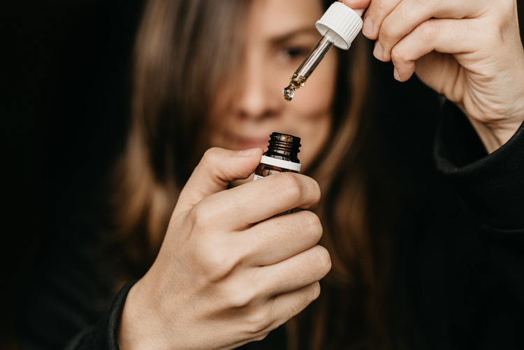 CBD Oil for Seasonal Allergies Can It Ease Sinus & Respiratory Issues